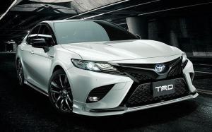 Toyota Camry Hybrid by TRD